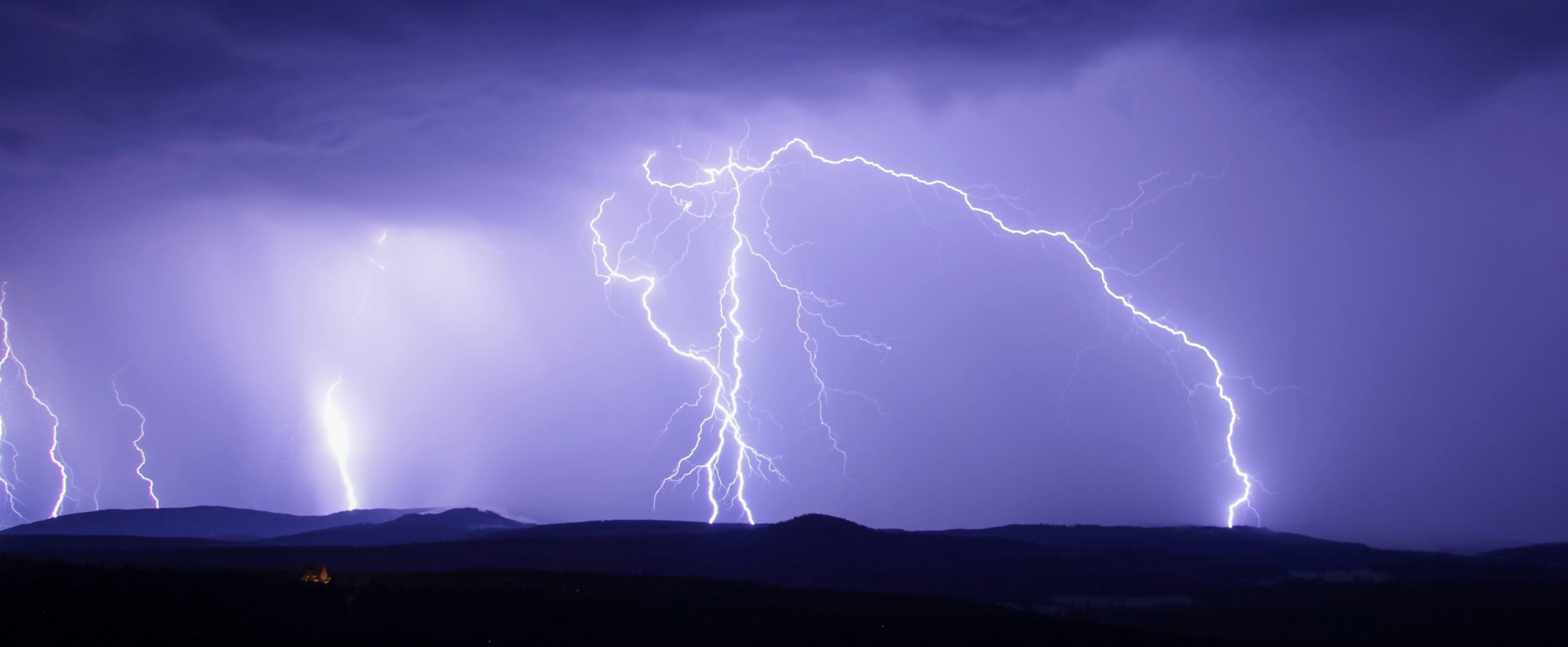 Blitze am Himmel